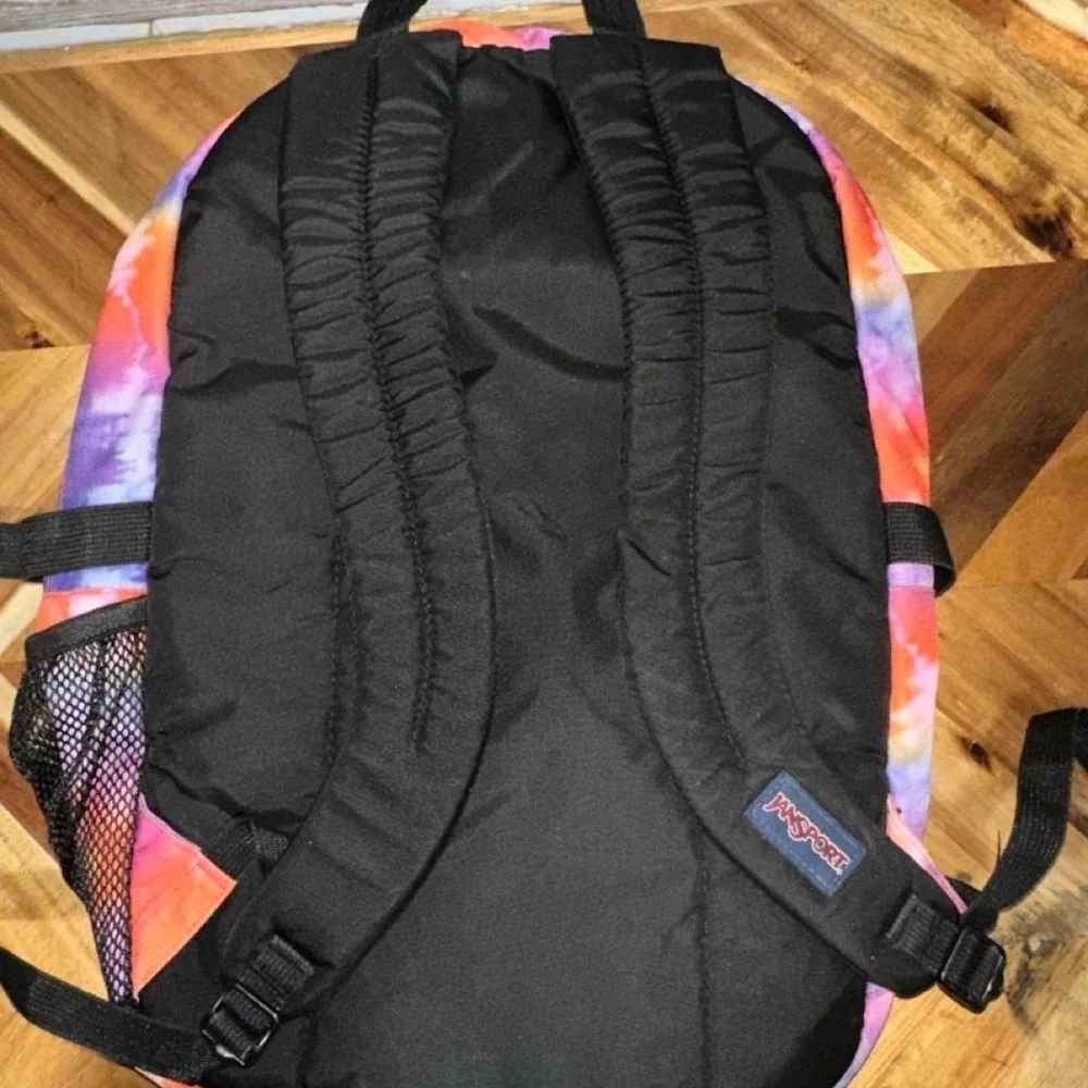 Jansport backpack tie